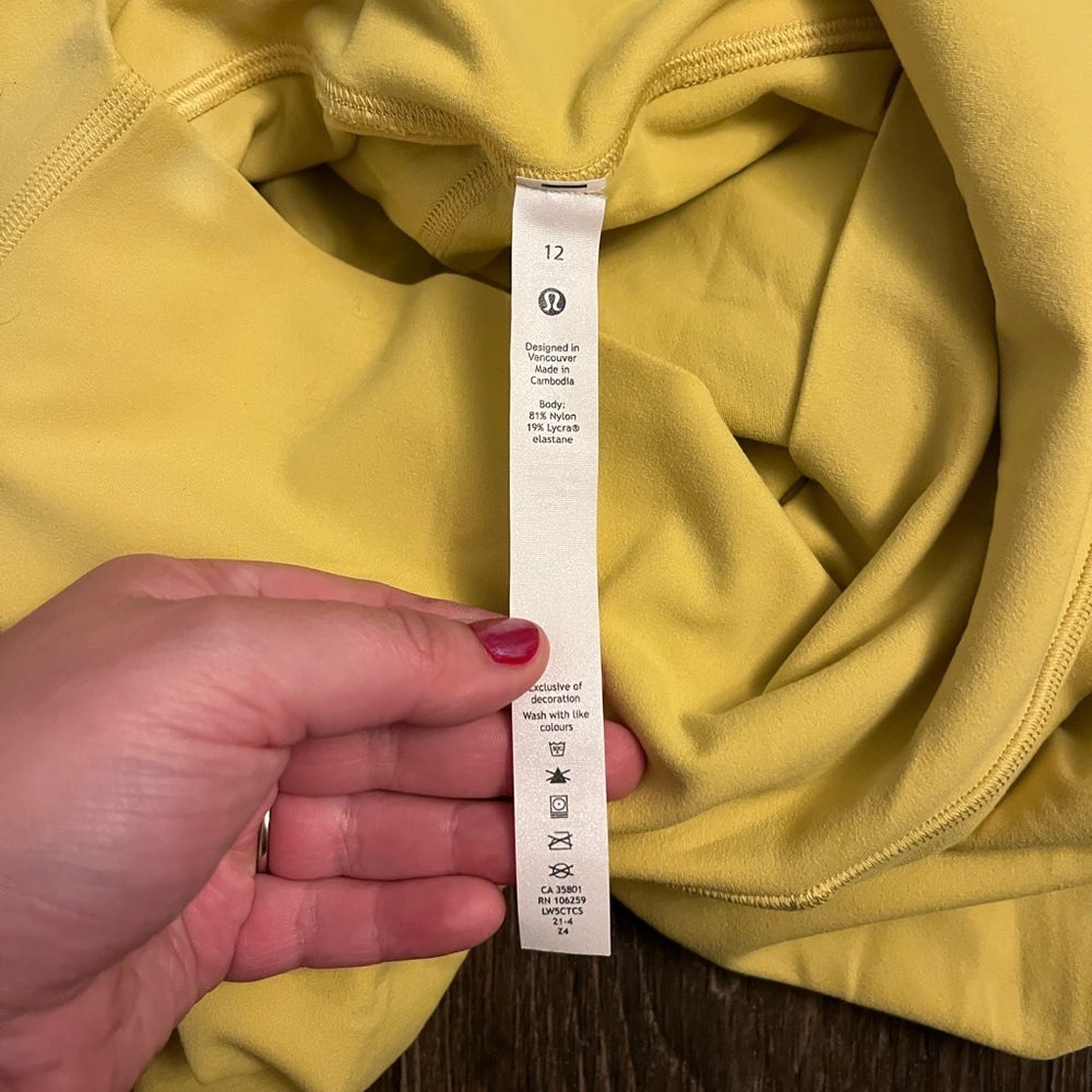 Lululemon Align High-Rise Pant 25" in Yellow Serpentine - Picture 4 of 5
